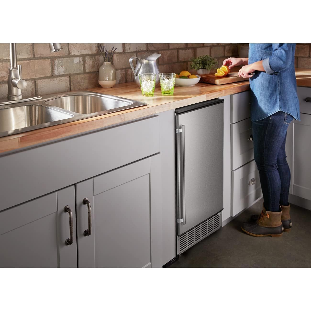 100LBS Freestanding Commercial Ice Maker Z5845A